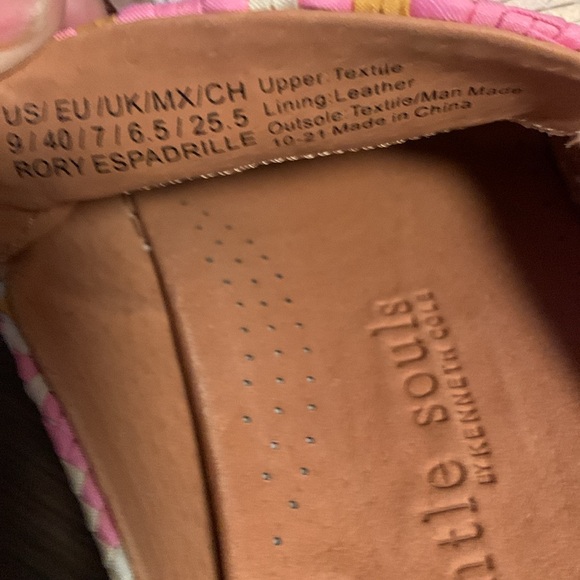 Kenneth Cole Sandals (J222) - Picture 6 of 9